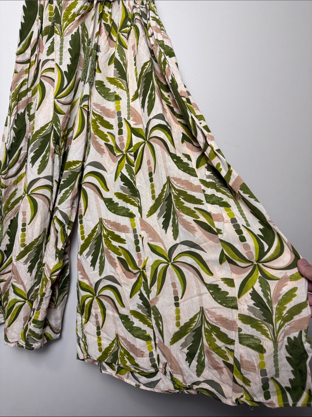 Anthropologie x True Destinations Palm-Print SuperWide Leg pant size M